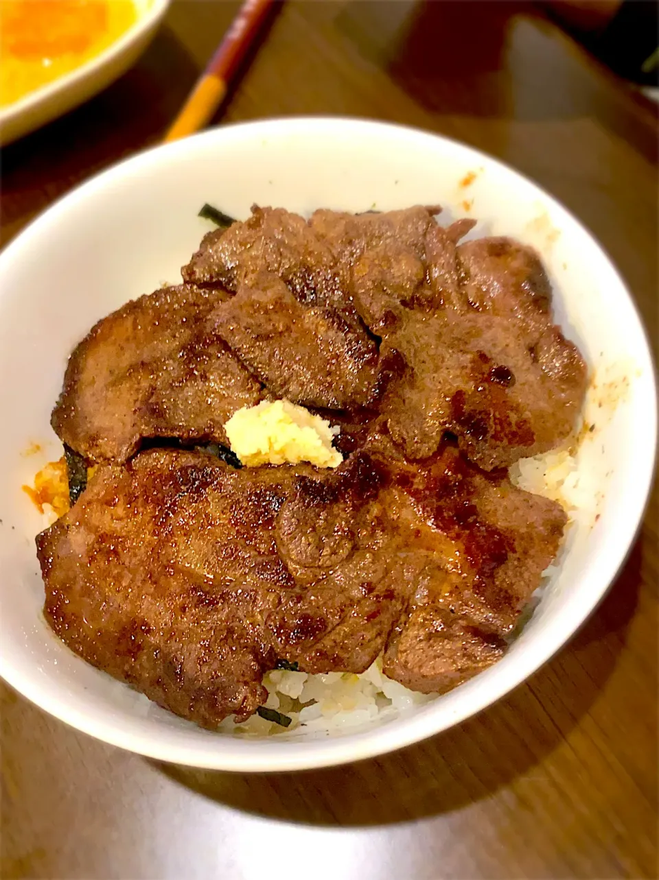 牛タン焼き肉丼　ガーリック醤油ダレ　焼き海苔　山わさび|ch＊K*∀o(^^*)♪さん