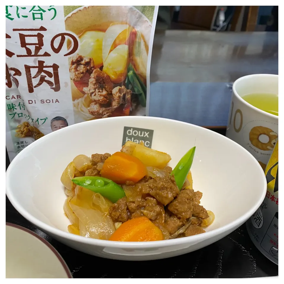 Snapdishの料理写真:大豆のお肉で肉じゃが|いのっちさん