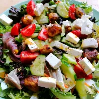 Salat mit Champignons und Feta.|Lulaluiさん