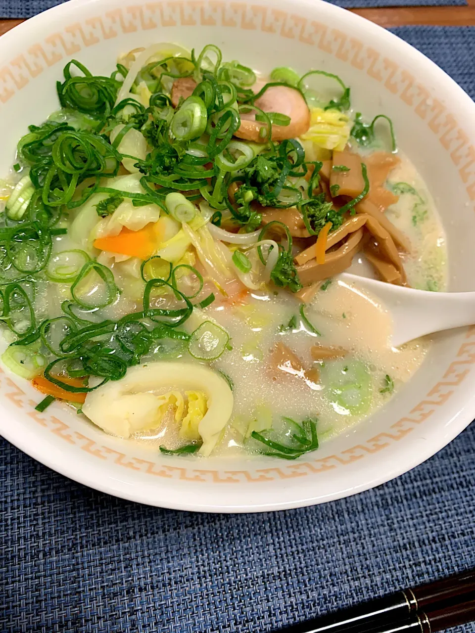 外食を我慢して　GW 真昼の　とんこつ塩ラーメン|Mzkさん