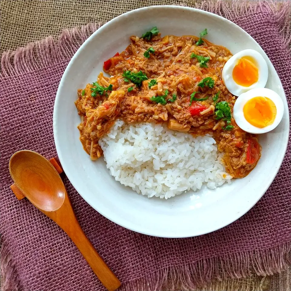 ミニトマトとエノキのキーマカレー|真希さん