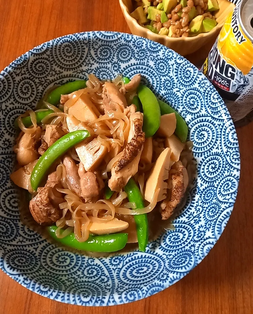 炙り鶏と筍と平打ちこんにゃくの煮物|まりおさん