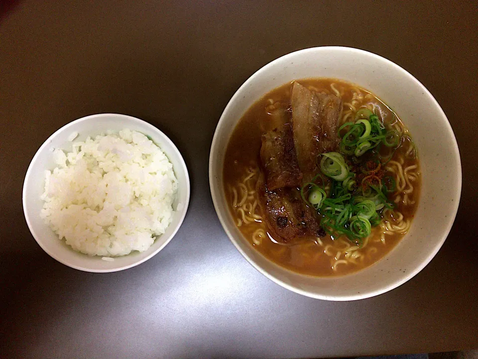 赤味噌ラーメンライス|ばーさんさん