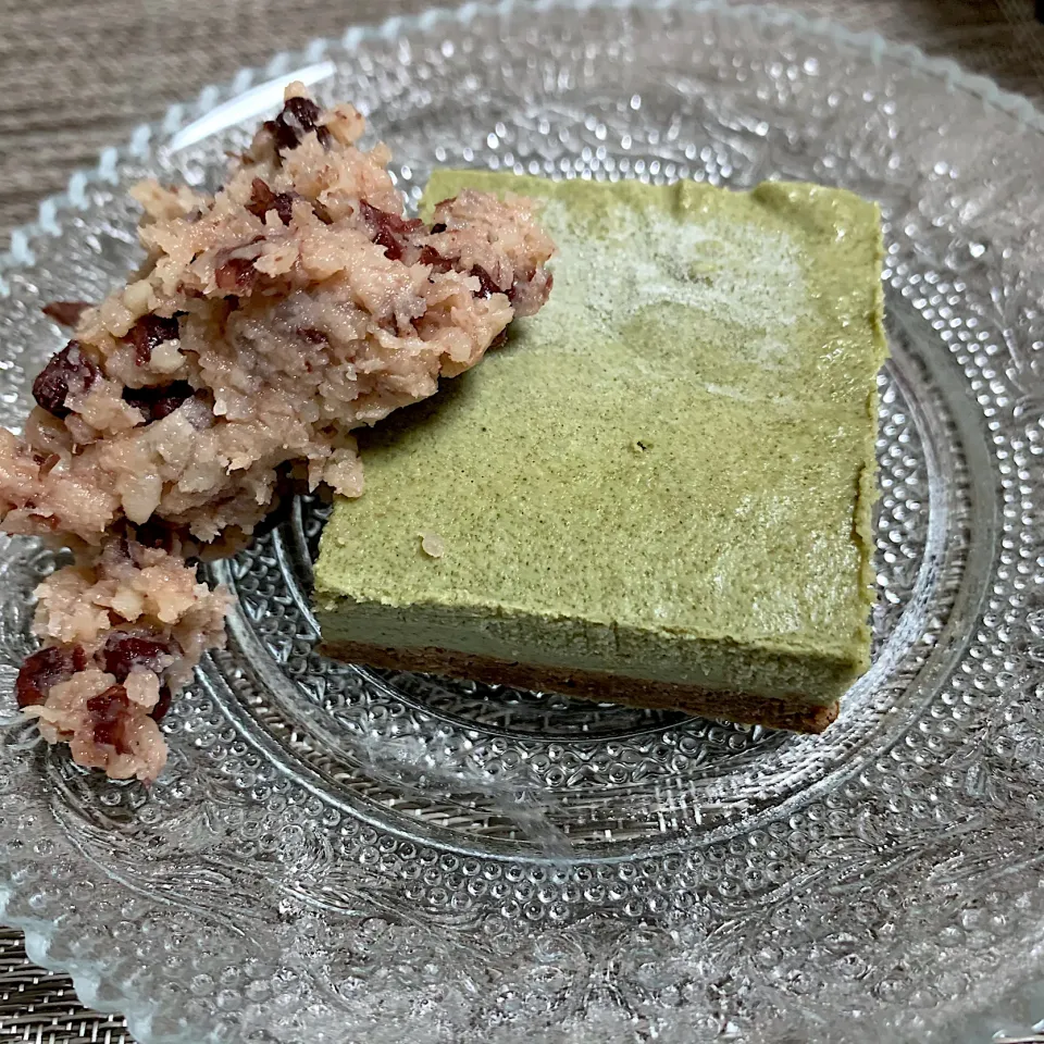 Snapdishの料理写真:ロー抹茶ケーキと発酵餡子|ともこさん