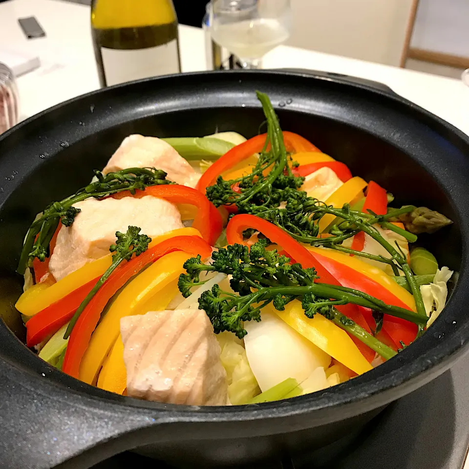 サーモンと野菜の蒸し鍋🍲|ナムナムさん