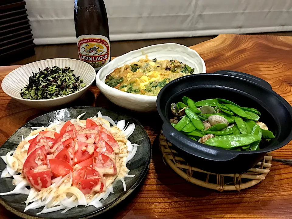 Snapdishの料理写真:2021.5.4 アサリと絹さやのバター炒め🍻🍻🍻|ゆみずさん