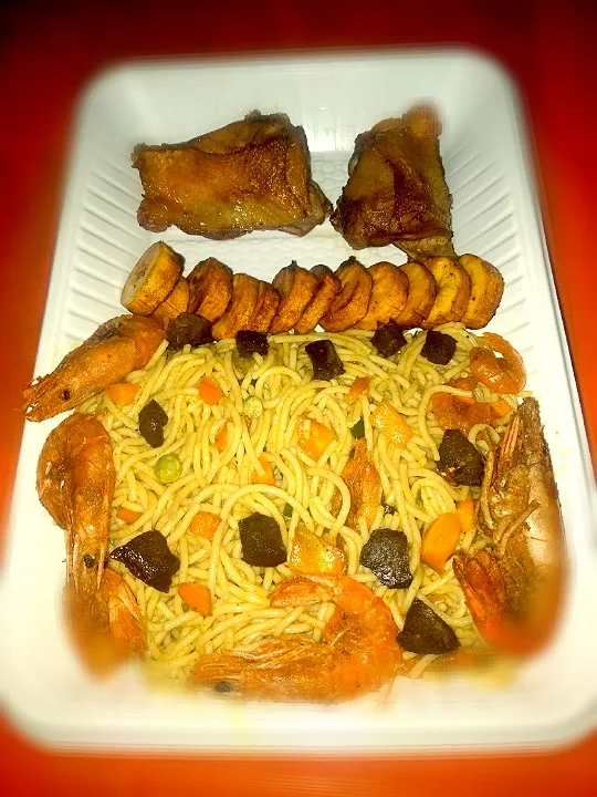 spaghetti and chicken,seafood with plantain|ladyjoyさん