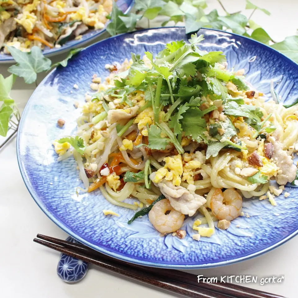 残り野菜で作る✨タイ🇹🇭の味★パッタイ風焼きそば♬﻿|gonta*さん