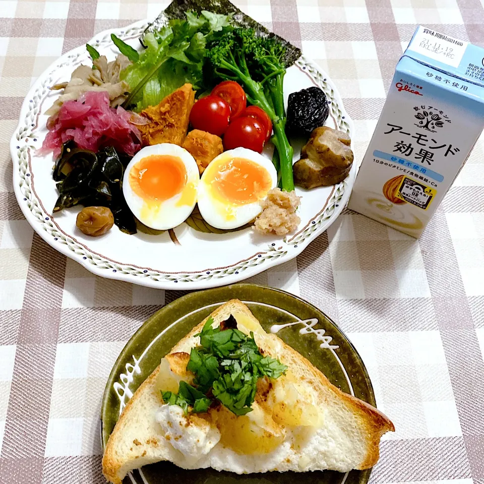 今日の朝ごはん♪りんごのヨーグルトチーズトースト|riko30294さん