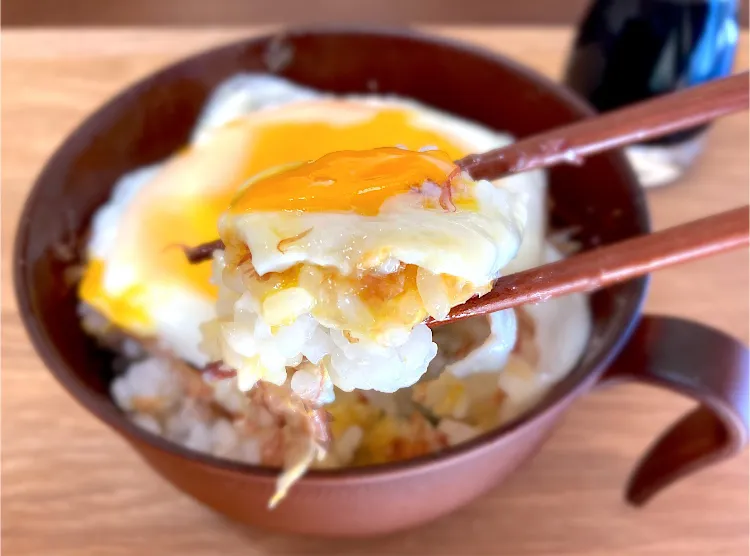 『ふんわりとろとろ目玉焼きご飯』　　　　目玉焼きがわれちゃいました♡|honey's🐝さん