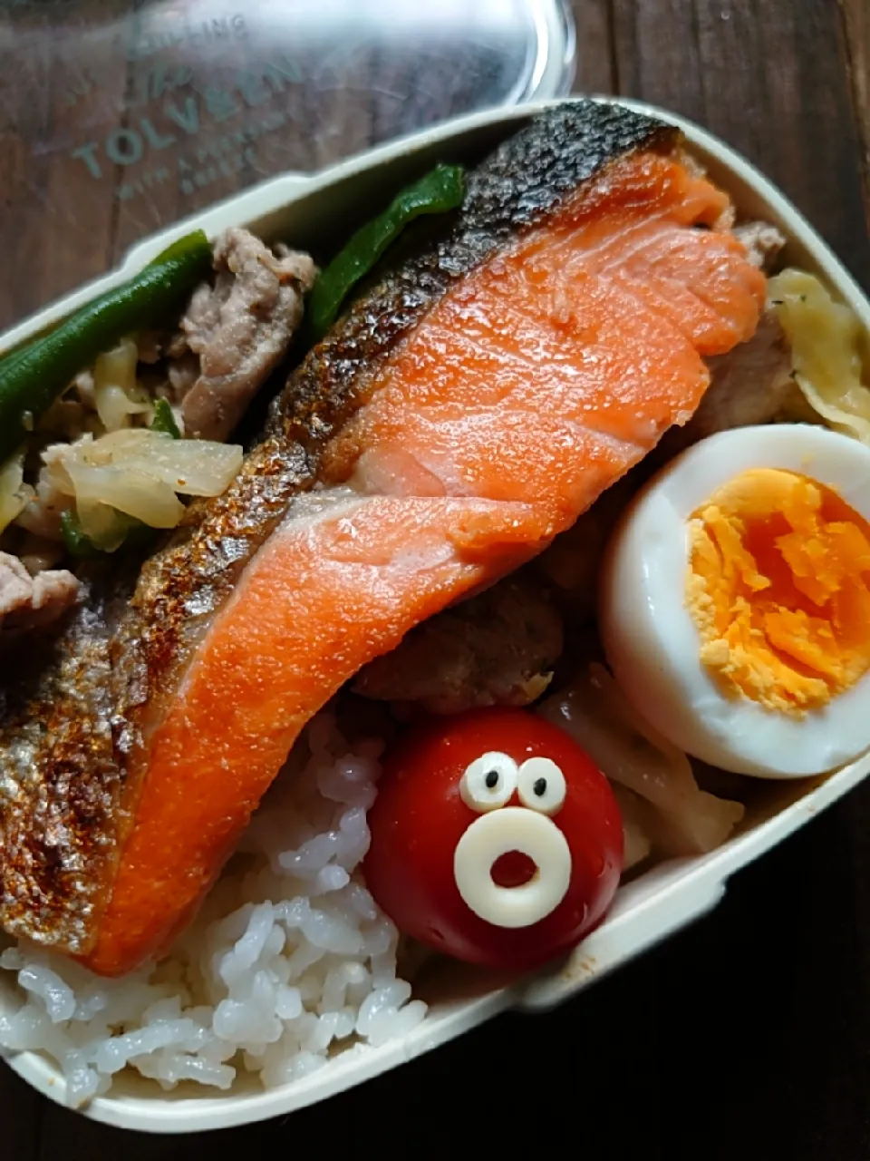 漢の…長女用🍱連休明けのシャケと肉野菜炒め弁当|ᵏᵒᵘさん