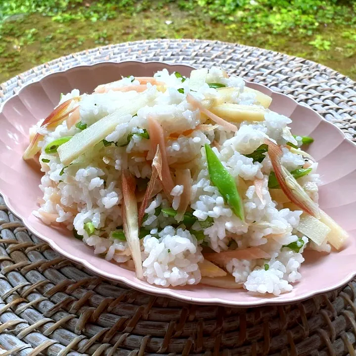 Snapdishの料理写真:新生姜・茗荷・筍の甘酢ちらし寿司|ゆっこさん