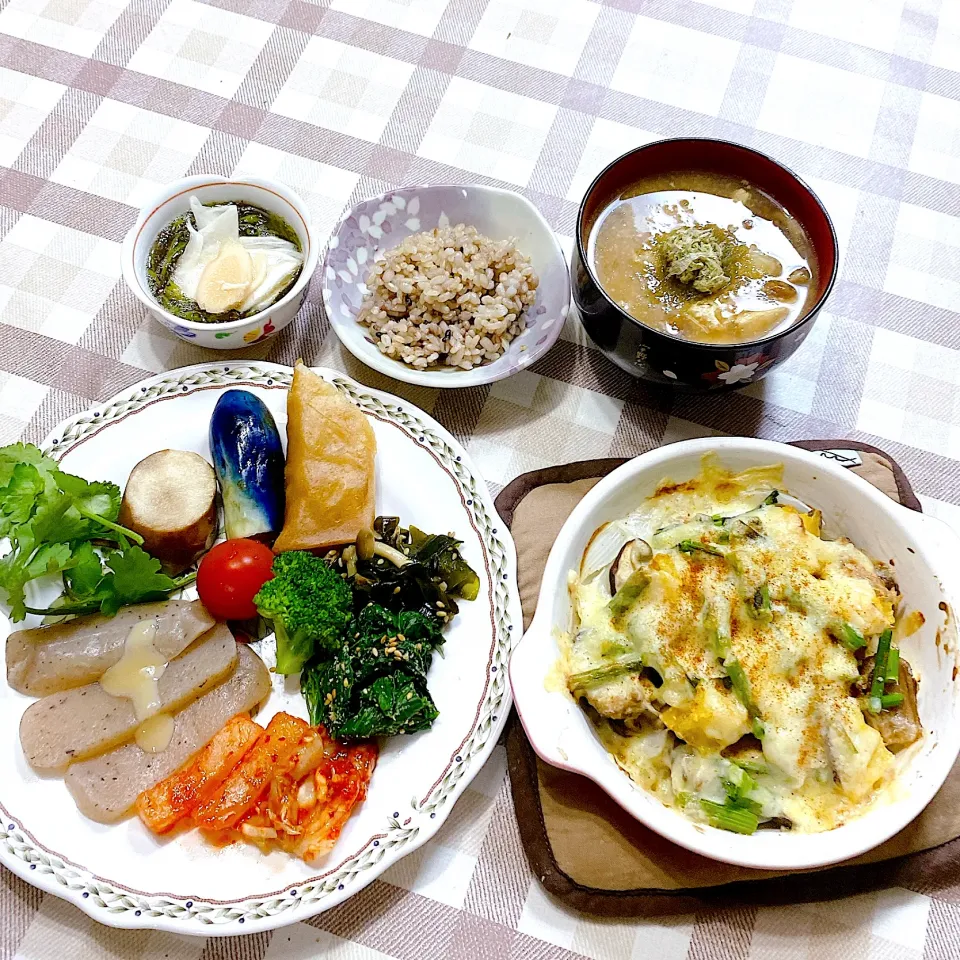 サバ缶と新玉ねぎのチーズ焼き♪サツマイモとアスパラ菜と椎茸も入ってます！|riko30294さん