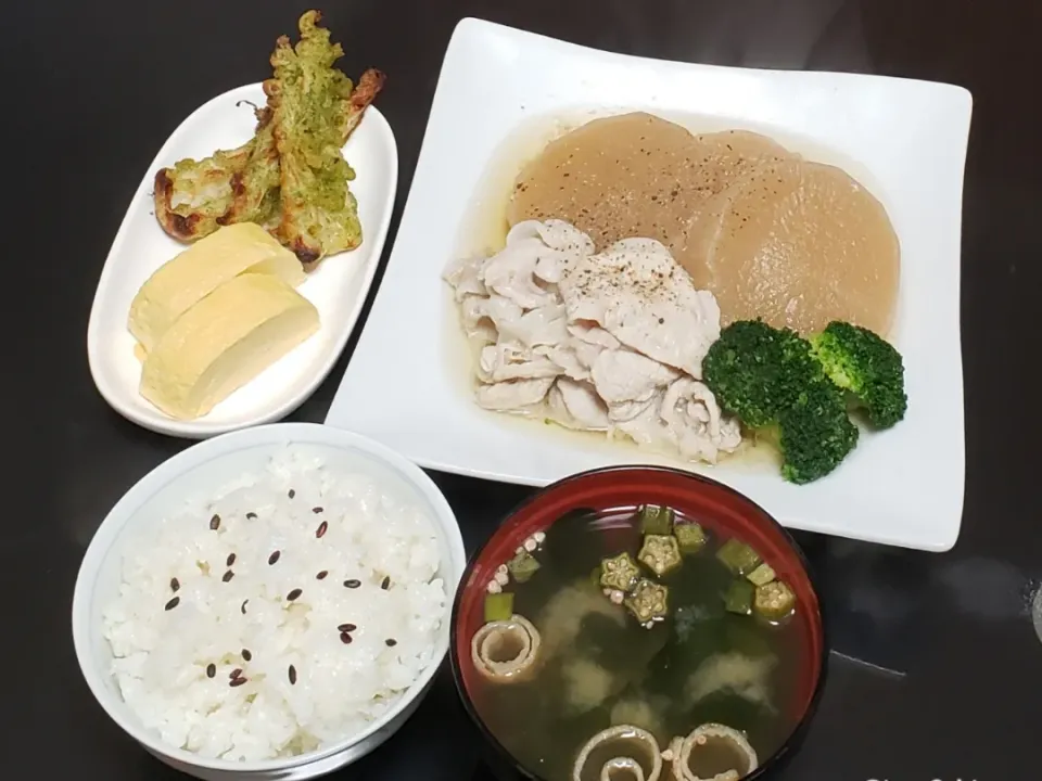 Snapdishの料理写真:大根と豚肉のすっぽんスープ煮|Yukiさん