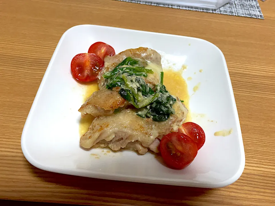 ほうれん草と鶏肉のクリームチーズ煮|そうちゃんさん