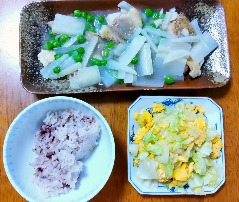 ４月４日　赤魚とグリーンピースのさっと煮　キャベツと卵の炒め物|いもこ。さん