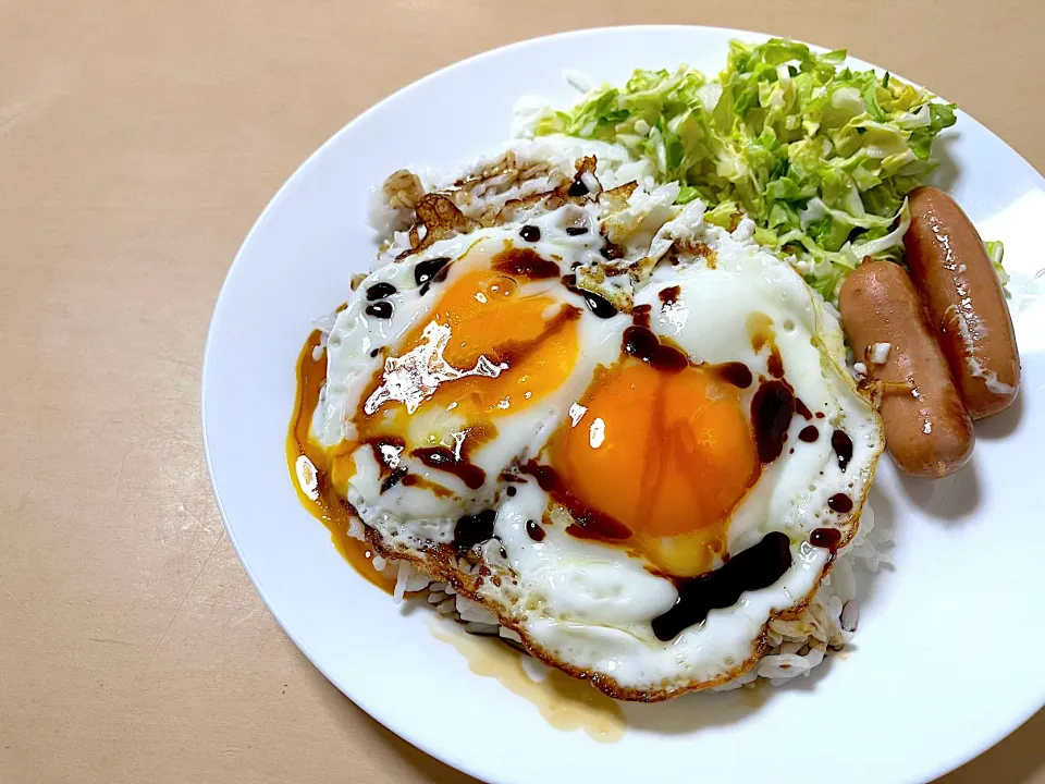 ソーセージエッグライス　熊本の甘い醤油かけ|マハロ菊池さん