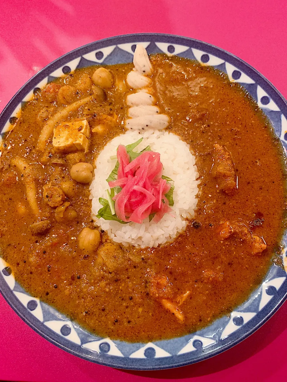 中崎町 スパイスサロンバビルの塔 まかない チキンマサラと豆カレー(シメジと焼き豆腐) 2021.05.04|papicoさん