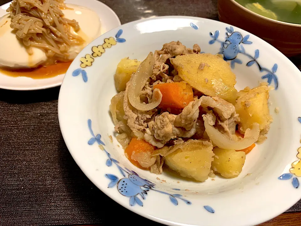 Snapdishの料理写真:五香粉香る中華風肉じゃが|かなっぺさん