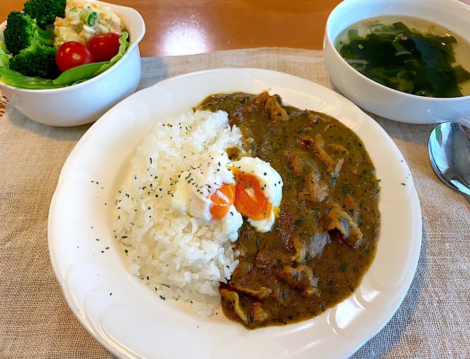 Snapdishの料理写真:小松菜ペーストまろやかカレー|micoさん