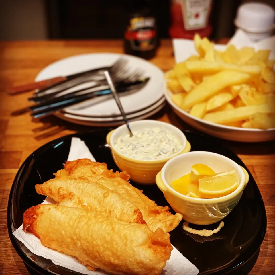 Friday Nights 
It’s Fish & Chips Nite with Freshly Made Tartar Sauce 
Pickled Onions 
#fish #fresh #chips #homecooking #ilovecooking|Emanuel Hayashiさん