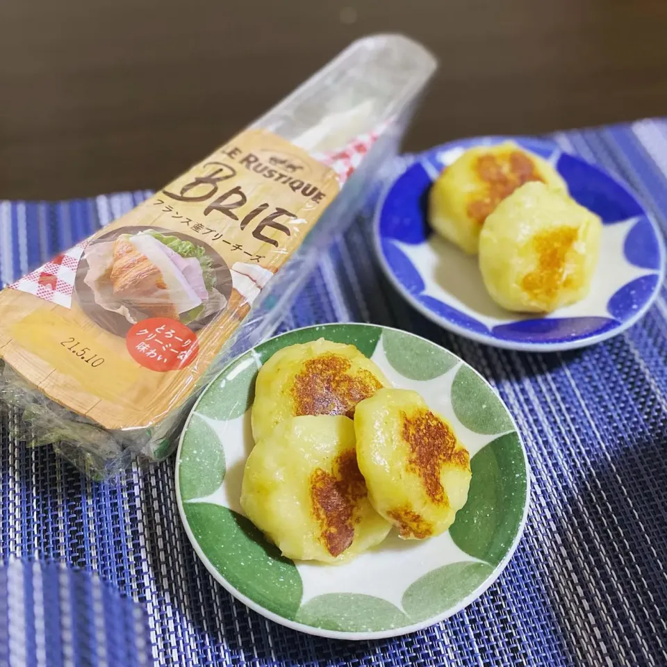 Snapdishの料理写真:ブリーチーズいももち🧀|ちぐあささん