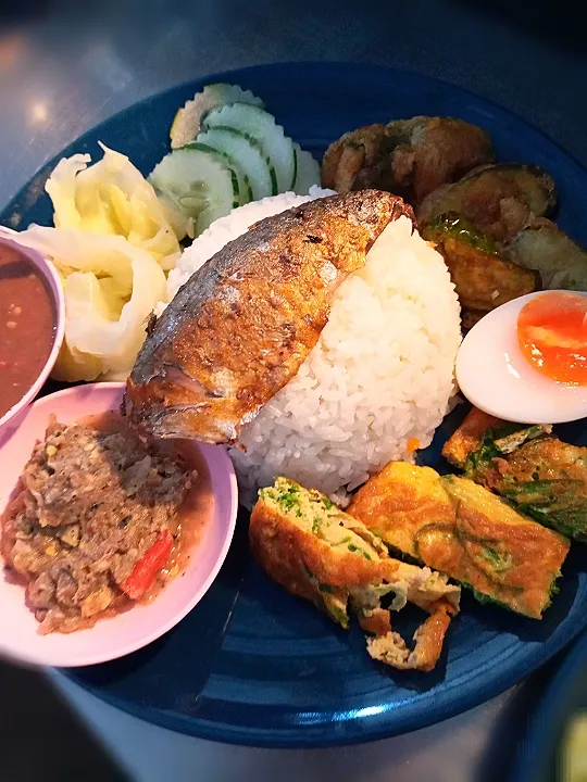 UFO.ชุดข้าวหน้าน้ำพริก|ร้านข้าวน้ำพริกU.F.Oさん