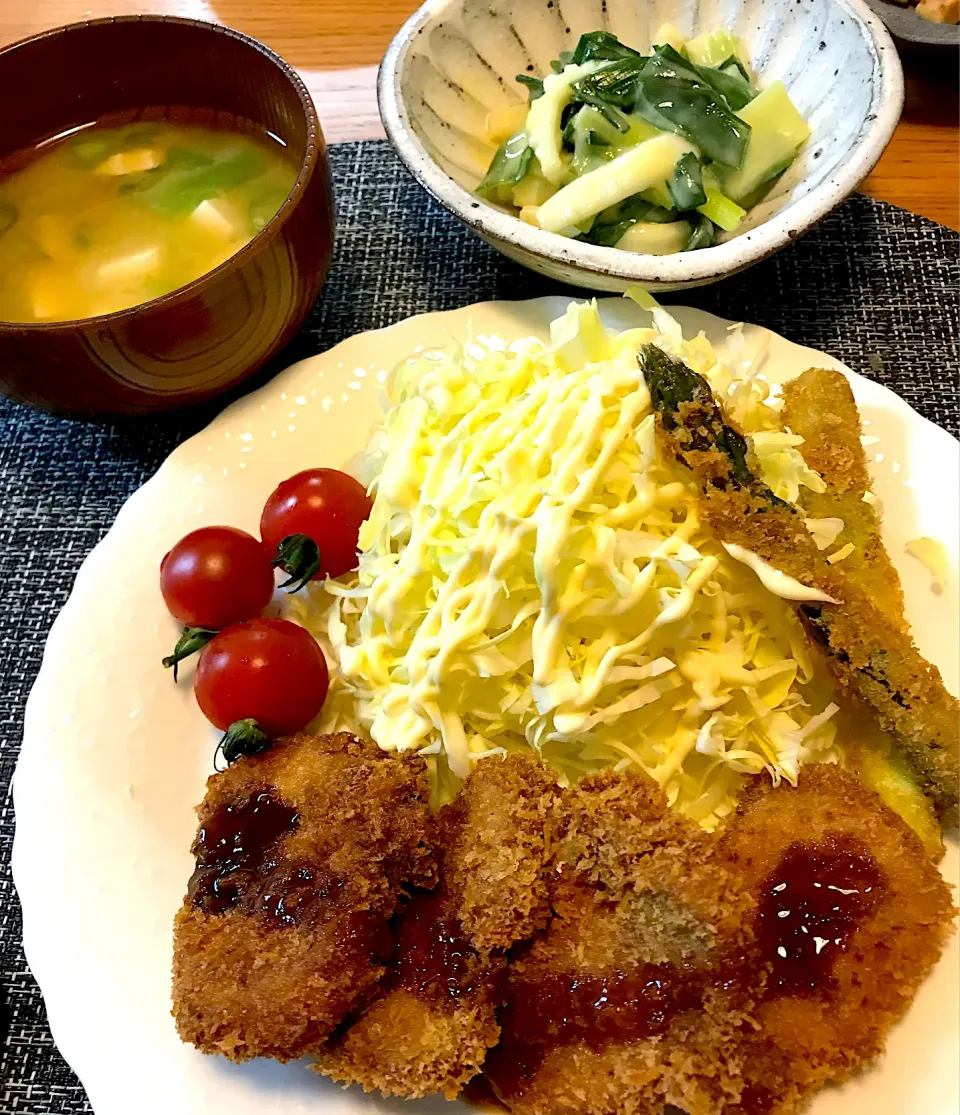 Snapdishの料理写真:ヒレカツ、九条ネギとイカのぬた和え|sobacoさん