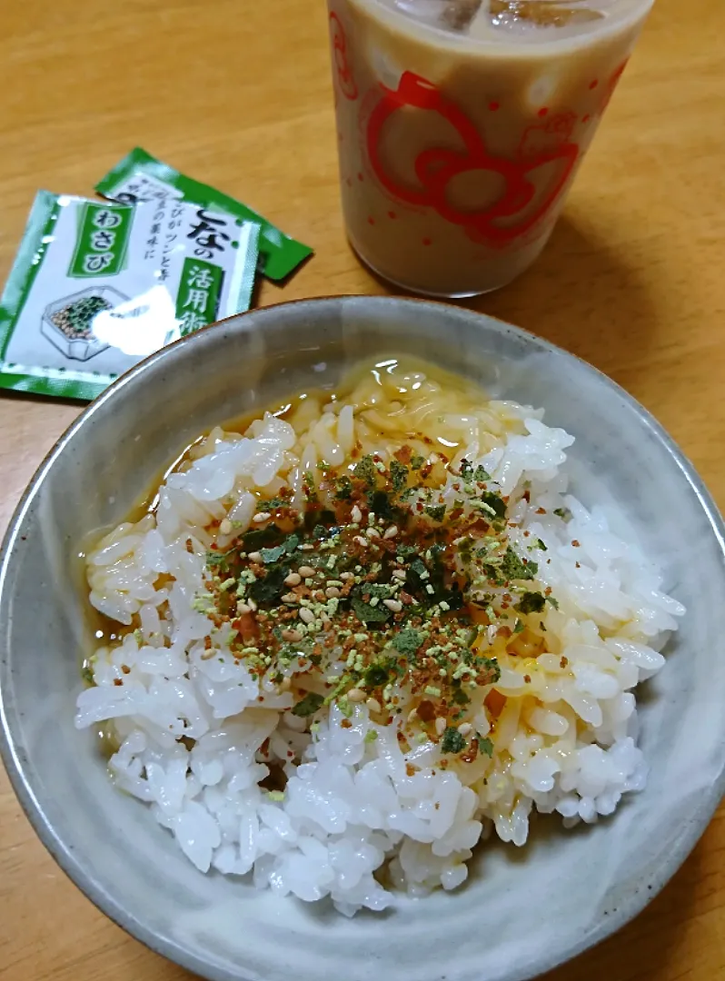 卵かけご飯にふりかけ|しまだ ちえこさん