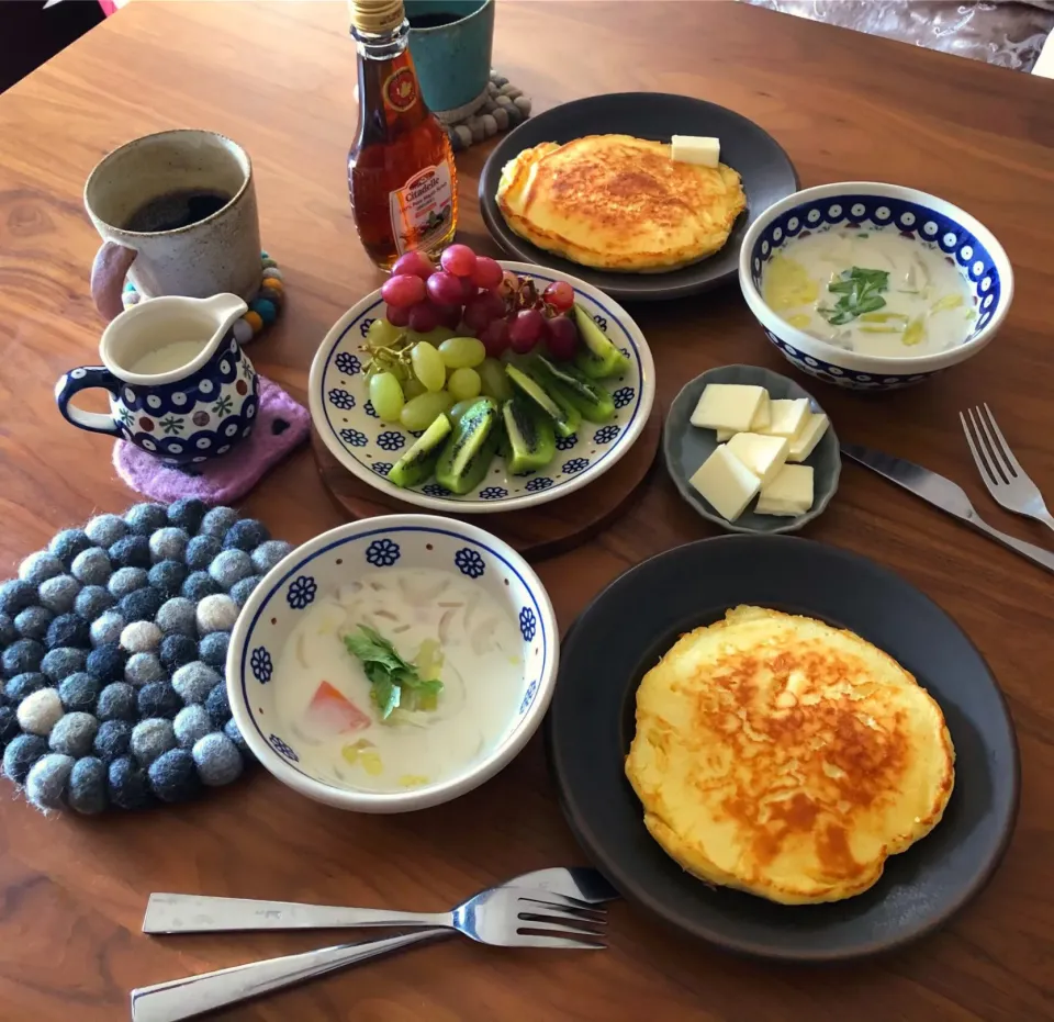 ホットケーキと豆乳スープで朝ごはん|こんぶさん