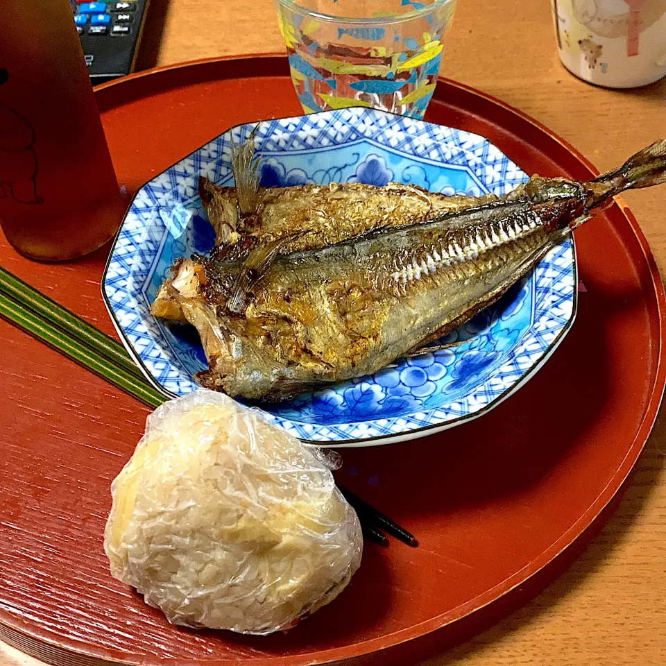 アジの干物と竹の子ご飯のおにぎり|みんみんさん