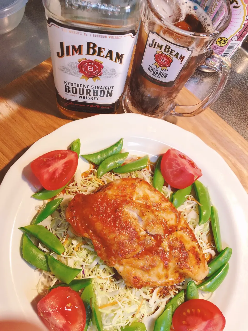 今夜は鶏肉を焼いただけ🐔コレとジムビームがあれば最高🤣🥃|海斗さん