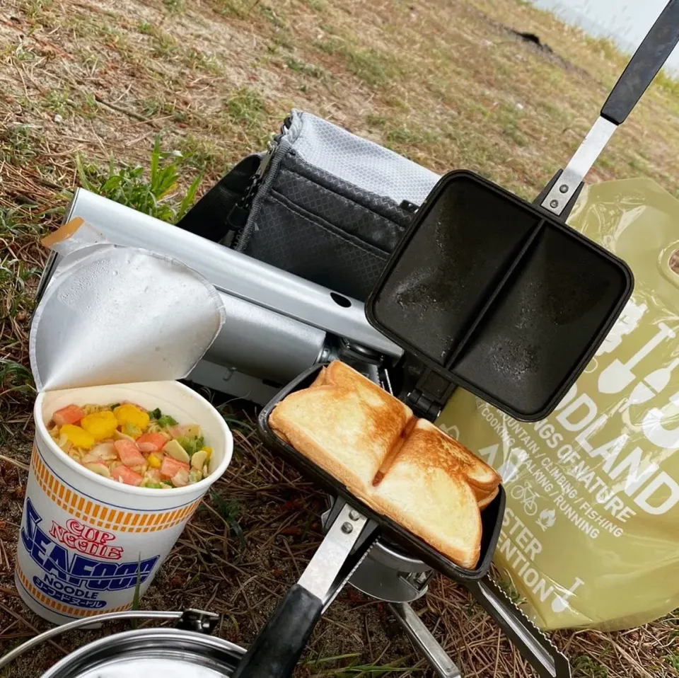 海岸で軽く昼食|麻紀子さん