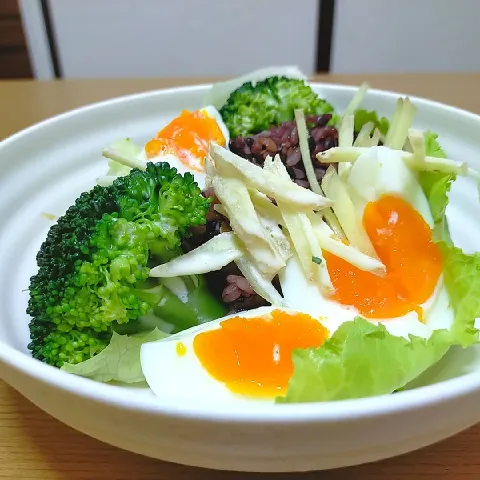 「根しょうが」を使ってみたSnapdishの料理・レシピ写真:朝ご飯
生姜サラダ15穀米米

豆乳マヨマジックジンジャー
ソース