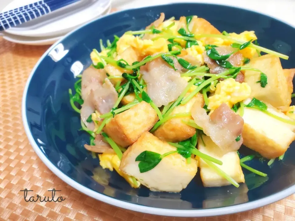 Snapdishの料理写真:fumi ◡̈⋆ちゃん♡の料理✨
厚揚げで豆苗チャンプルー😋🌱💕|taruto⭐️さん