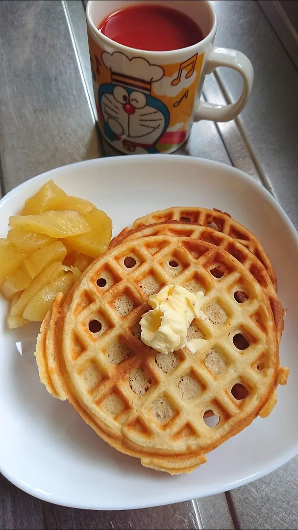 Snapdishの料理写真:ワッフルで朝食！|ユミさん