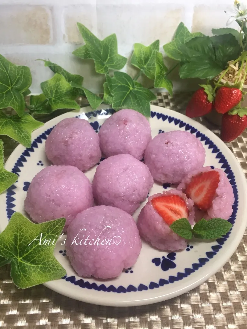 道明寺粉でいちご桜餅😆🍓|あみさん