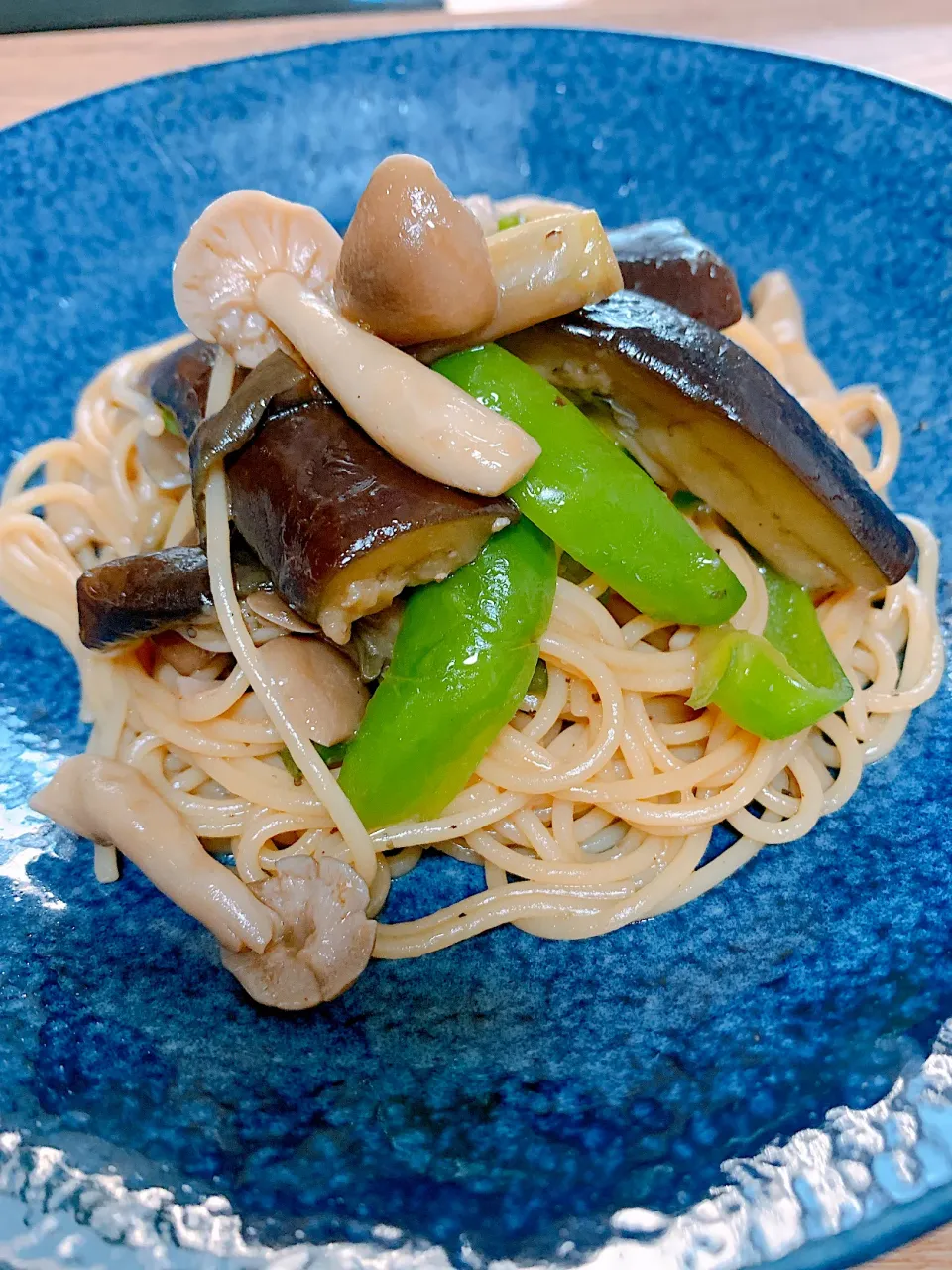 茄子としめじのお醤油味パスタ|花鳥　舞さん