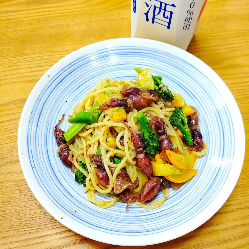 Snapdishの料理写真:『ほたるいかのバジルソースパスタ』|seri-chanさん