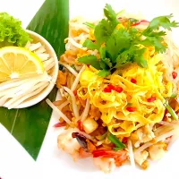 Snapdishの料理写真:ผัดไทย (phad thai)|Pakamasさん