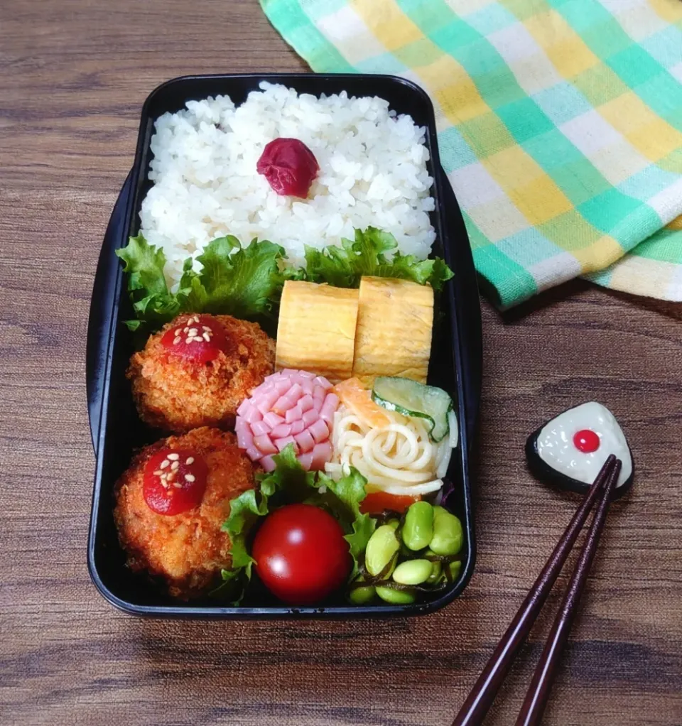 Snapdishの料理写真:まん丸メンチカツ弁当|erinko0205さん