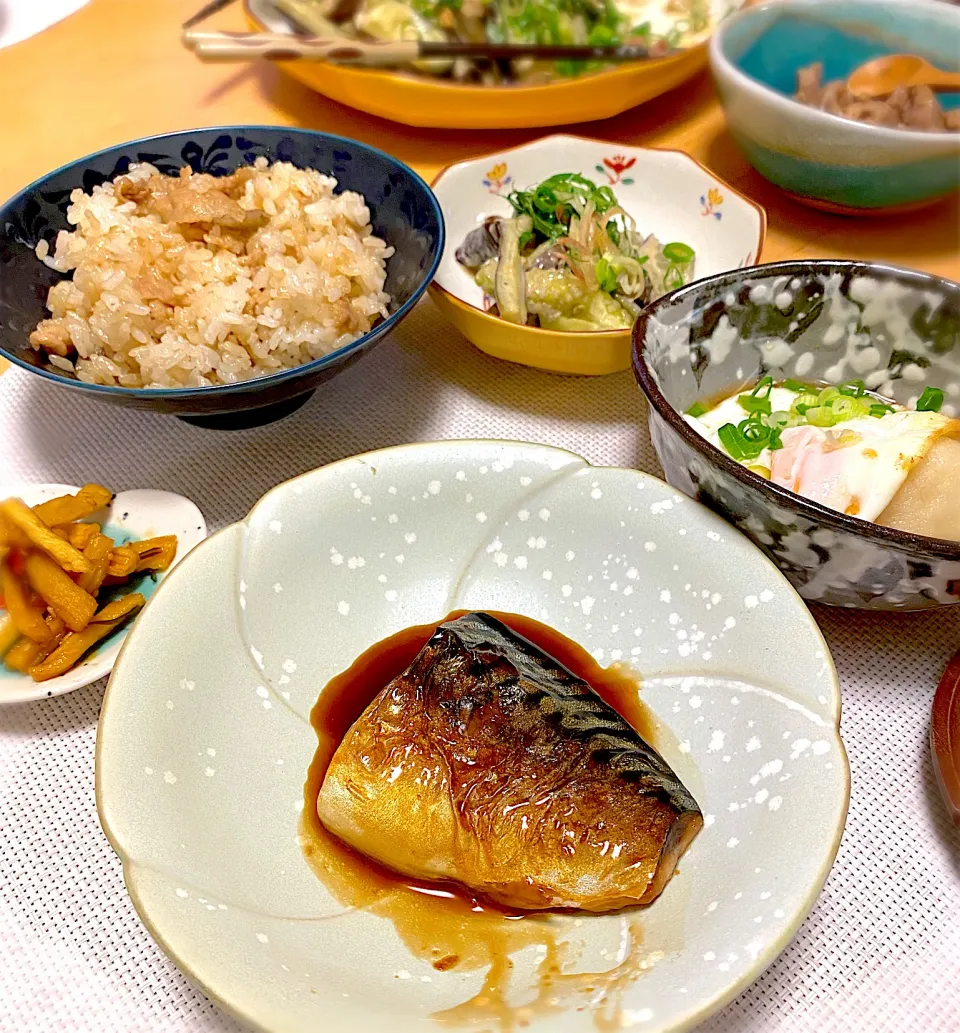 Snapdishの料理写真:鯖の照り焼き　豚ごぼうごはん　玉子の揚げ出し　茄子の薬味胡麻酢あえ　砂ずり炒め物|エトフさん