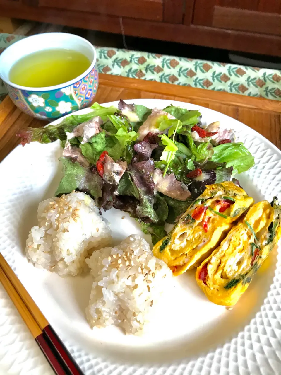 Snapdishの料理写真:生姜ごま炊き込みご飯、ミニトマト青菜の卵焼き、鯖缶、クコの実自家製マヨサラダ|atsukoさん