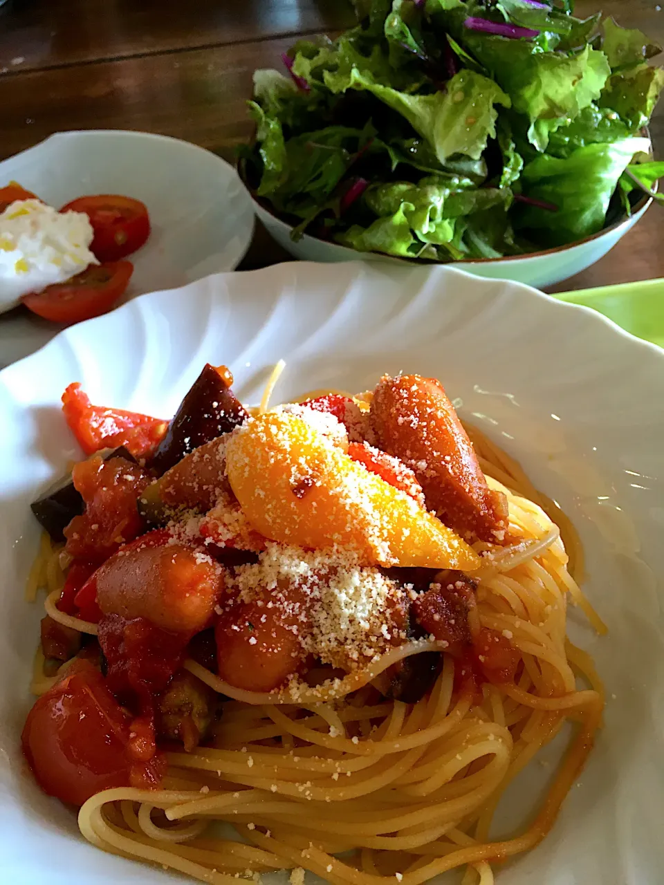 プラータチーズ&チョレギサラダ🥗&チョリソーとトマトのパスタ|ミミちゃんママさん