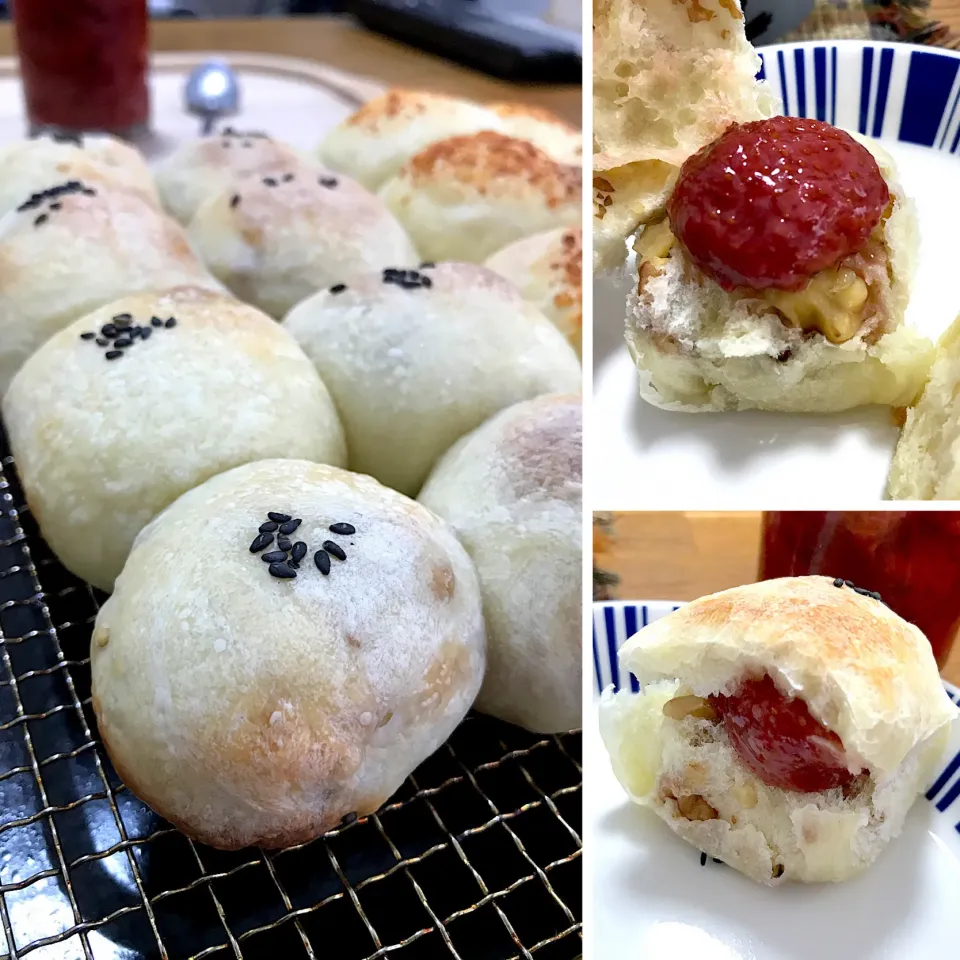 Snapdishの料理写真:くるみパン×自家製いちごジャム🍓|morimi32さん