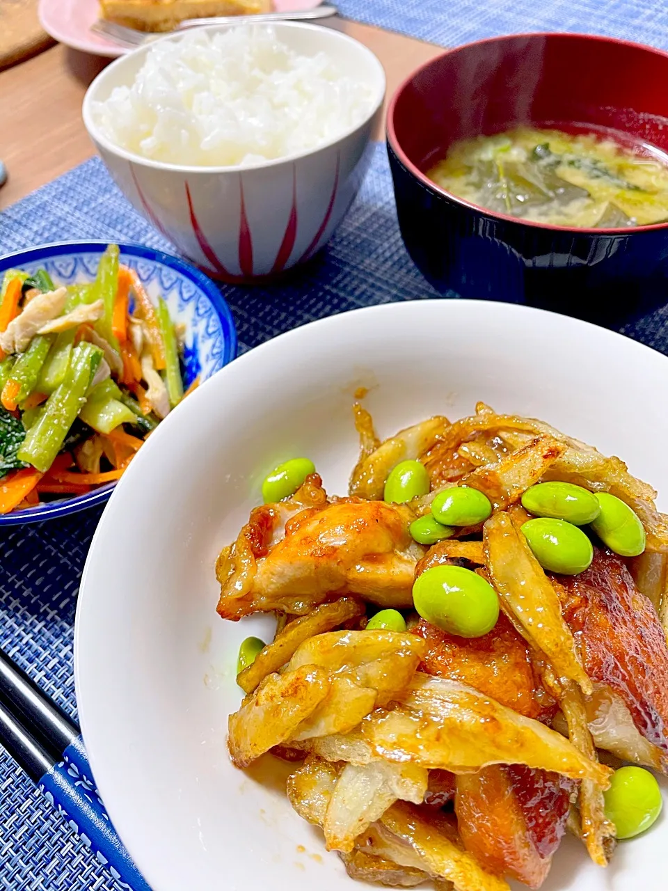 蒸し鶏と小松菜の胡麻和え
かりかり甘辛鶏ごぼう|毎日ご飯さん