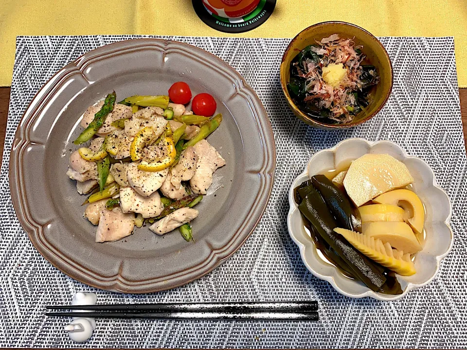 Snapdishの料理写真:5月11日　鶏むね肉とアスパラのレモン炒め🍋|misameshiさん