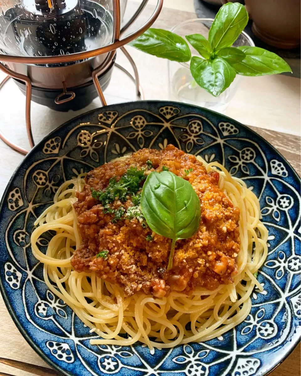 Snapdishの料理写真:スパゲティミートソース🍝|みっこちゃんさん