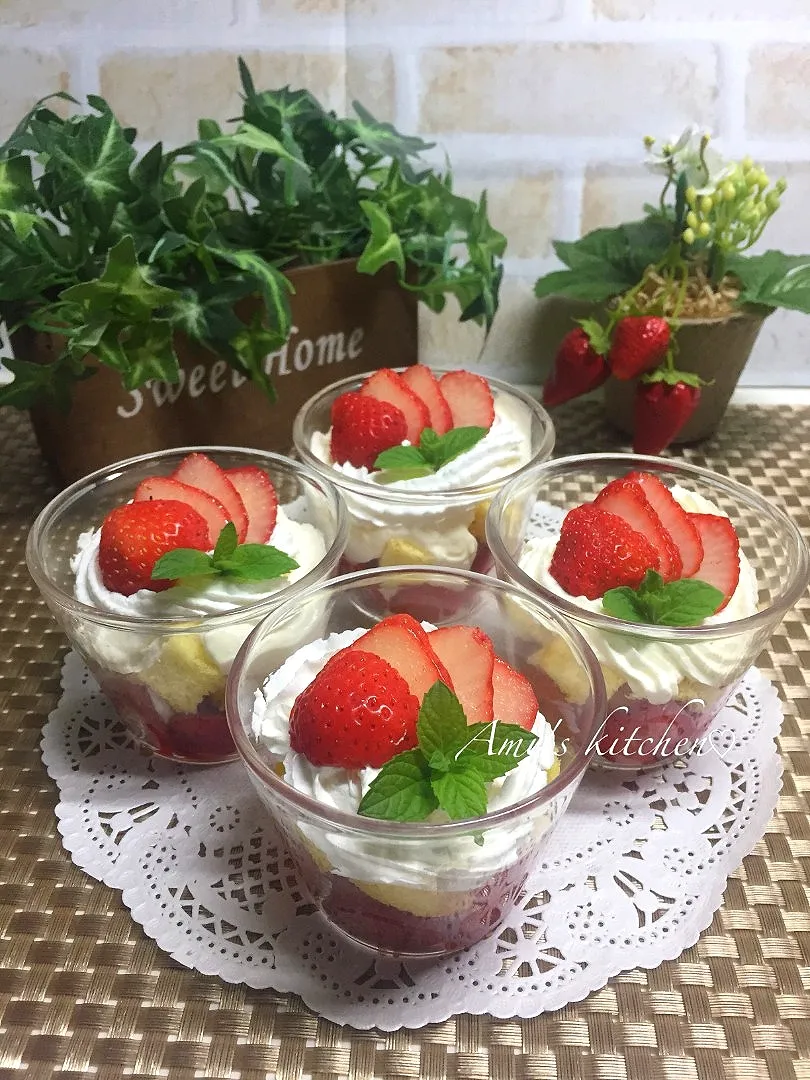 余り物でカップケーキ😋🍓|あみさん