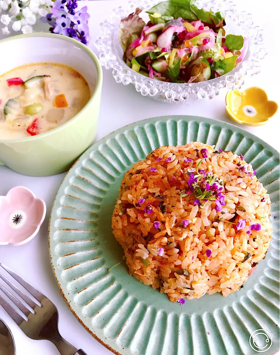 🌱休日のランチ《キムチ炒飯・クラムチャウダー》|ちゃべさん